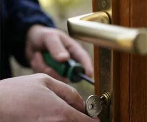 Lock Safe Services Indianapolis, IN 317-975-2289 - lock-change